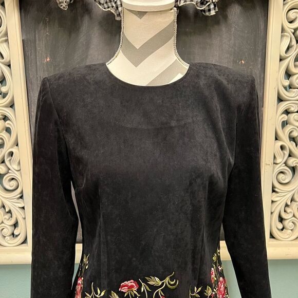 Positive Attitude 90’s micro suede long sleeve floral embroidered top - Picture 3 of 6